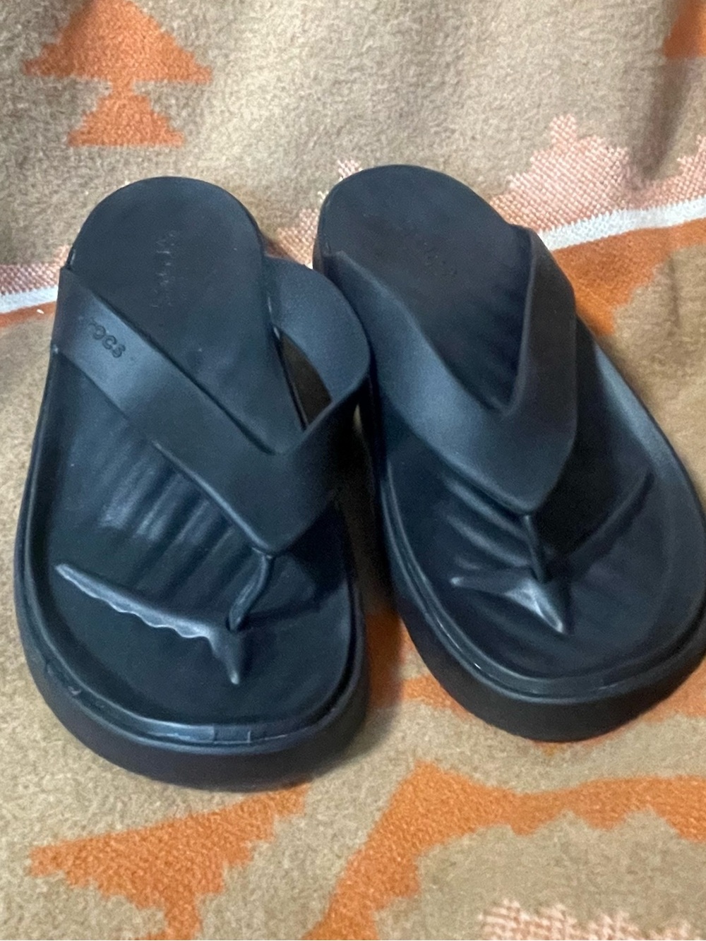 CROCS Women's Black Flips Sandals